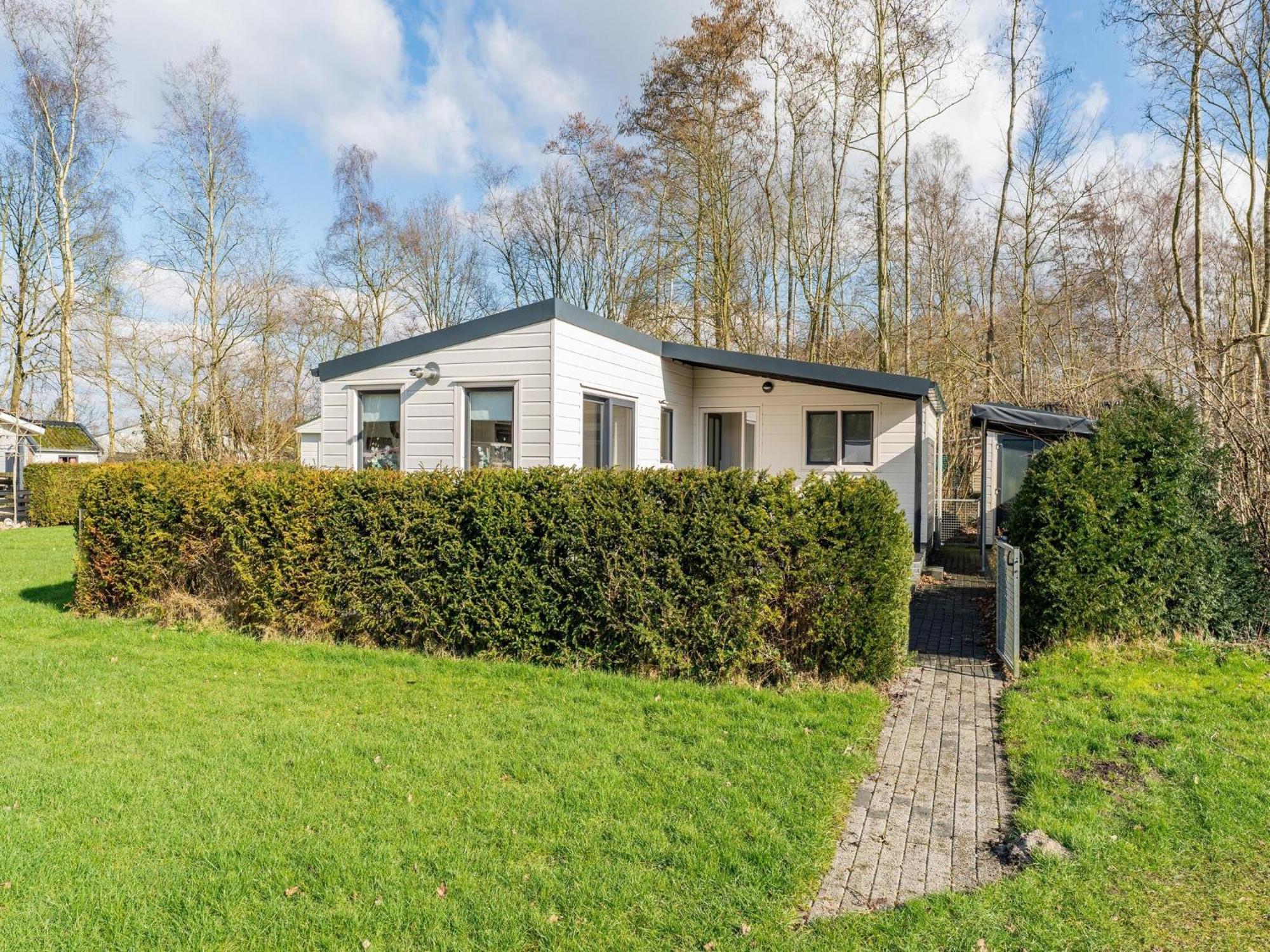 Cosy Holiday Home In Appelscha With Garden Exterior photo